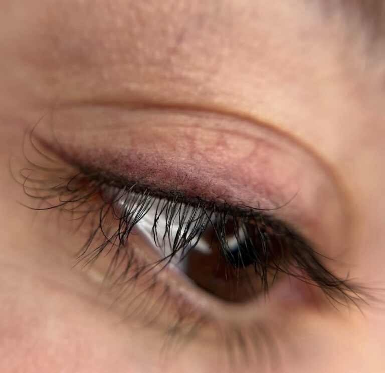 Micropigmentación de eyeliner en Alicante - Sandra Olcina Pérez